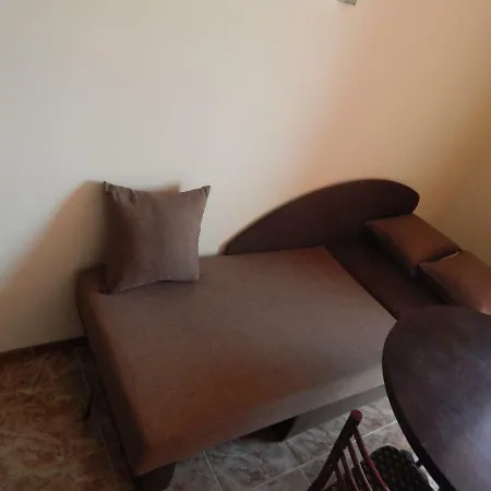 Dunav Apt.2 アパート ラヴダ